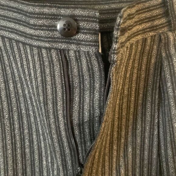 Pre Owned Women’s Just For Petites Pants Casual Sz 12 Black Gray Stripe Classic - Picture 3 of 11